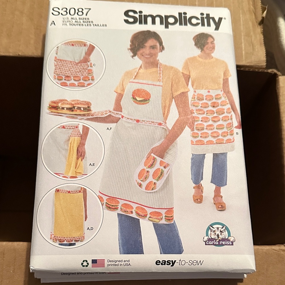 Simplicity Fun Burger Print Apron